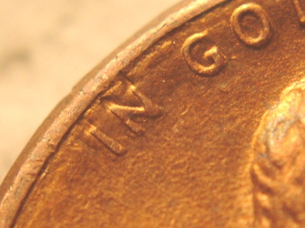 1984-P-Lincoln-Memorial-Cent---What's-Above-The-In?
